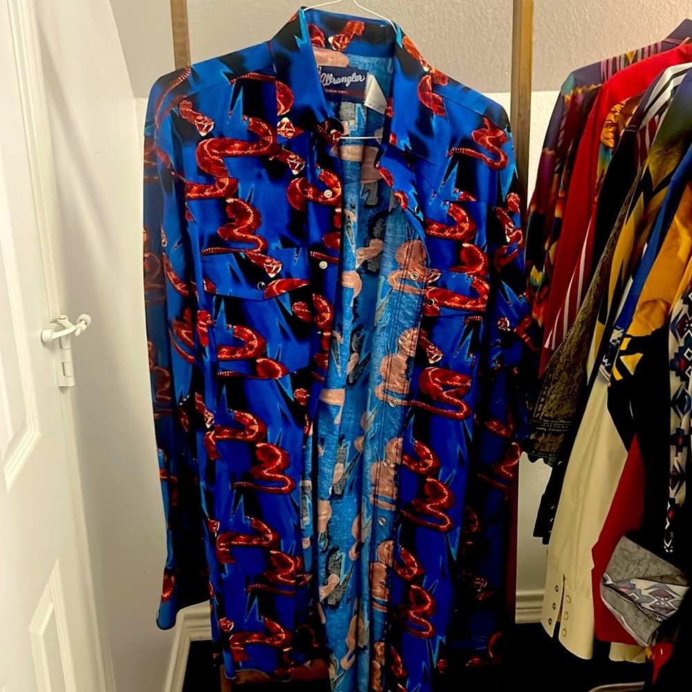 Wrangler snake button down vintage
